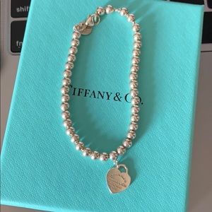 Tiffany’s bead bracelet
